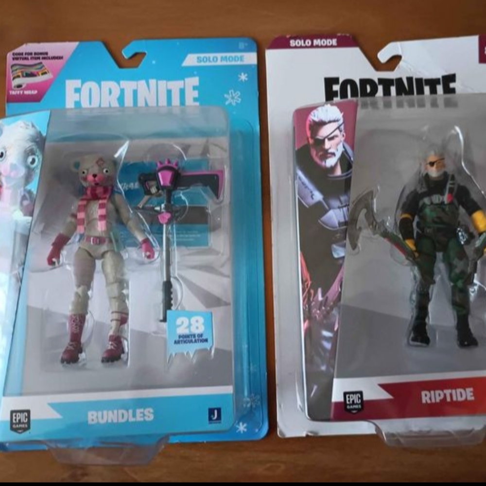 Set of Two FORTNITE Solo Mode Action Figures- Riptide & Bundles